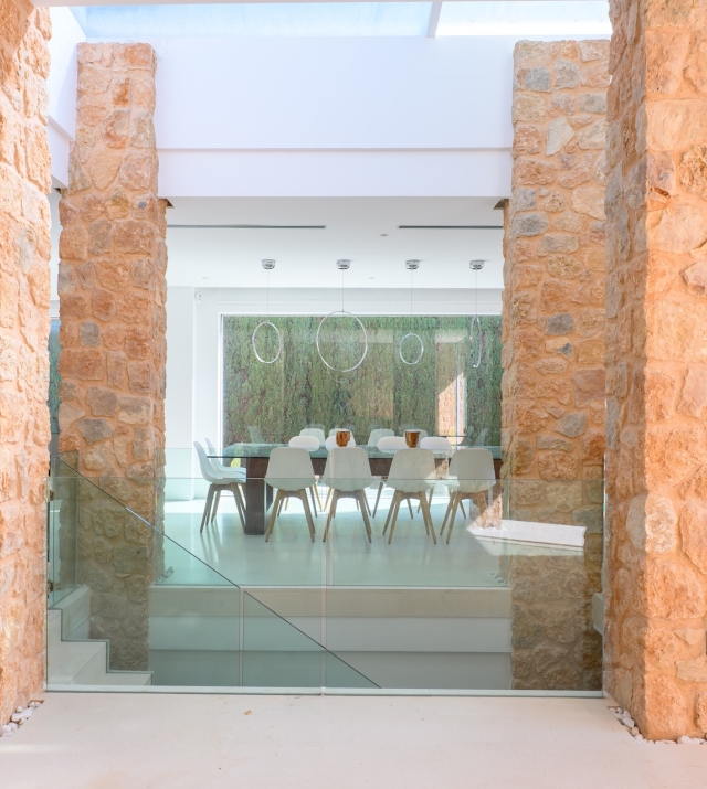 Resa Estates te koop sale Cala Comte interior.jpg